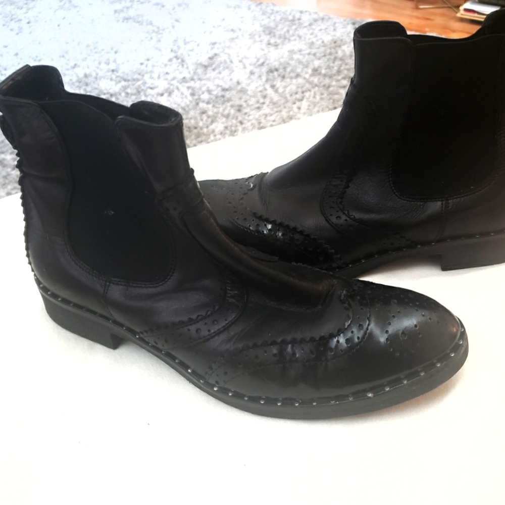Piampiani black Chelsea leather boot, 8